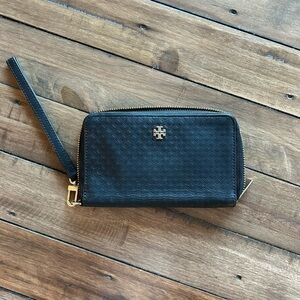 Tory Burch Embossed Marion Black Quilted Wallet Wristlet